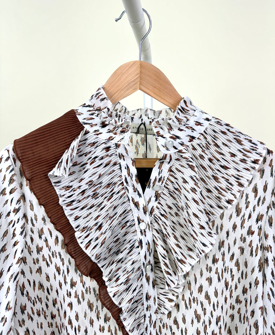 Blouse-Studio Luxe-Brown flower-Brown